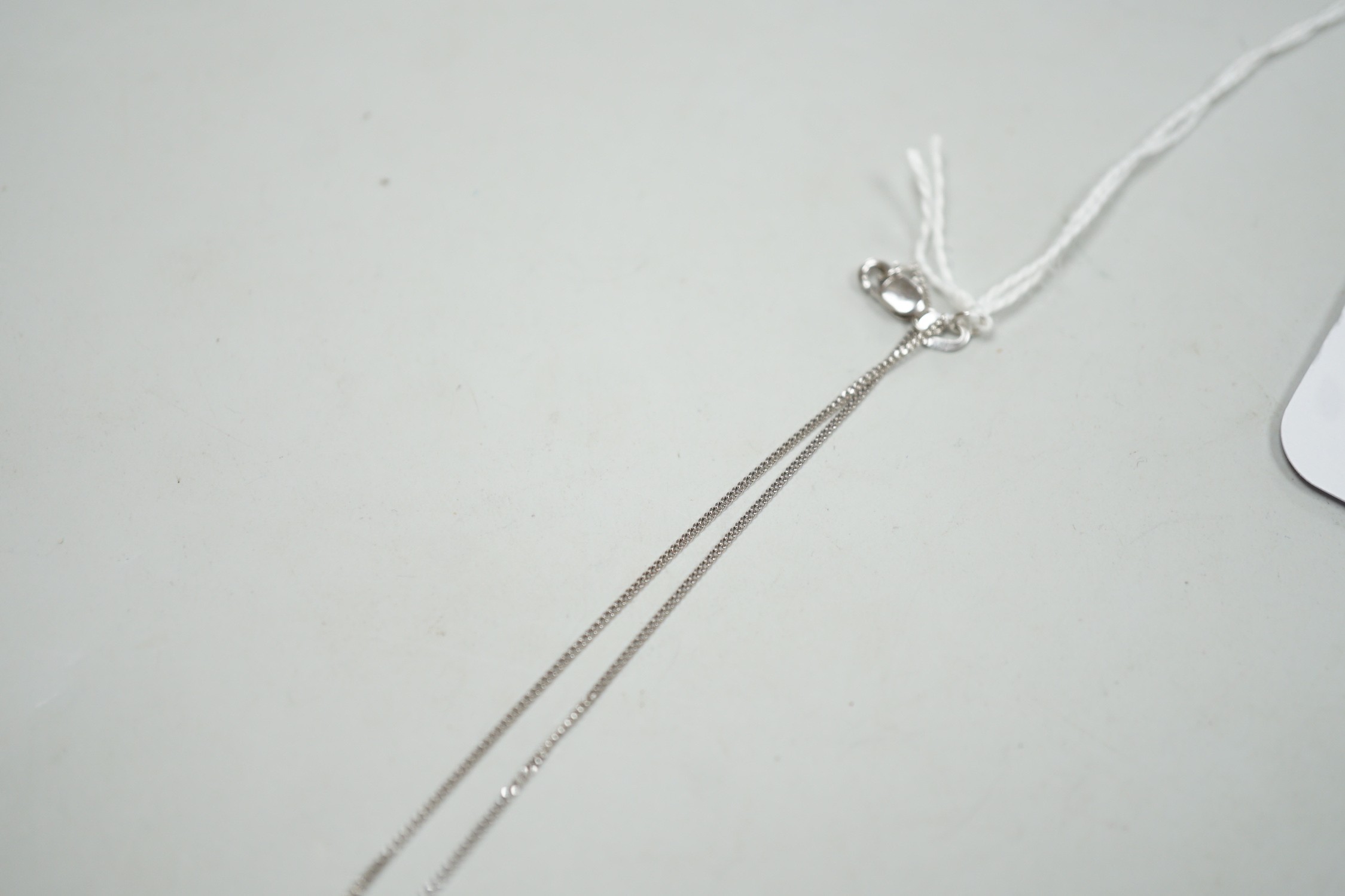 A modern 18ct white gold chain, 39cm, 1.8 grams.